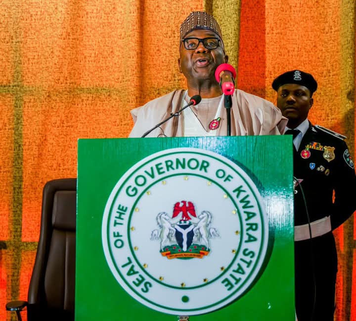 Olayink62420572's tweet photo. Kwara to employ 1,800 new senior class teachers

•to prioritise STEM subjects, rural areas
•applicants will write CBT, undergo drug tests

Kwara State Governor @RealAARahman has approved a request of the Teaching Service Commission (TESCOM) to hire 1,800 teachers, 100 non-teac https://t.co/15exN0OpGp