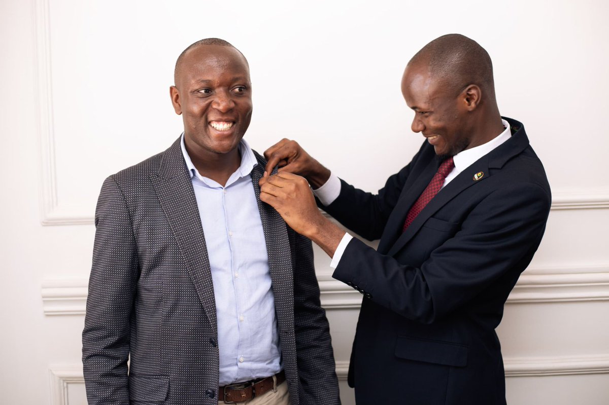 Today, led by our president <a href="/tinkodaudi/">Tamale Nkoyooyo</a> , we had the pleasure of meeting one of our club's founding members <a href="/SilverKayondo/">Silver Kayondo</a>.
 
We have discussed at length, both the progress and prospects of our dear club and the fruits will surely, be evident.

📸<a href="/MKMuusa/">MK Múså</a>