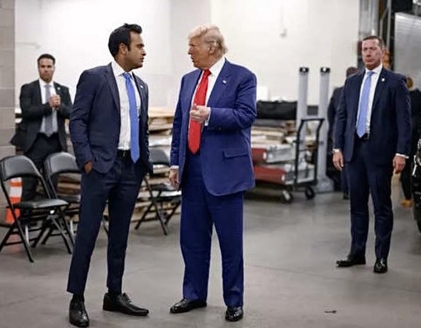 Look how big Vivek’s feet are compared to Trump’s tiny feet.  

And is Trump shrinking?  Vivek is 5’10”