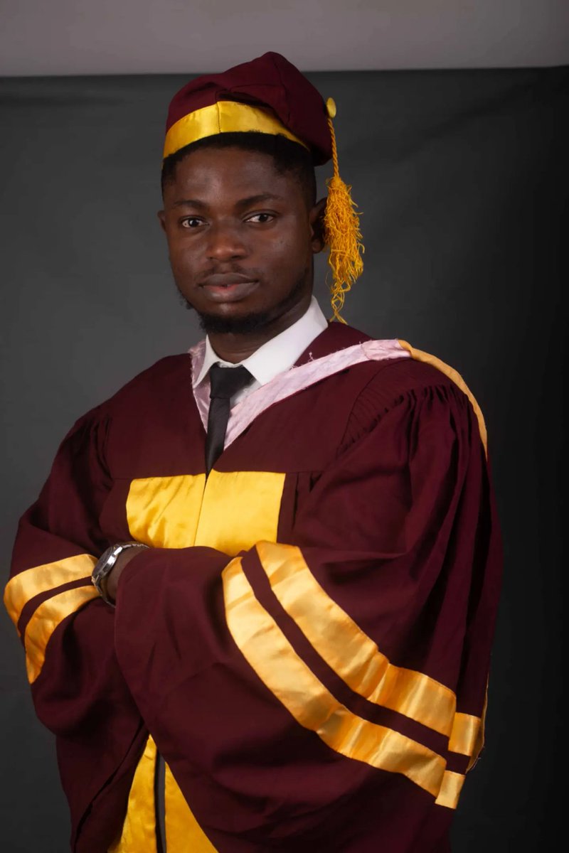 MrLeeThePlug's tweet photo. #TheRoadTo5Point0  Series 😅

Day 1: How It All Started

If anyone told me I’d go from a 2.2 in Botany ( https://t.co/uLHwWTI49a OAU ) in  2018 to a 5.0 in Microbiology ( https://t.co/1Ss7z4MGdA UNILAG )  in 2024, I’d have laughed and said, " Abeg shift, You’re joking, right?" 😂 https://t.co/x3snGlILBf