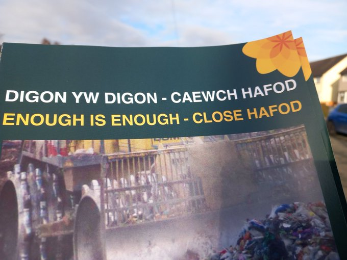 Why should Johnstown, Rhos, Rhiwabon residents constantly suffer awful pollution from Hafod tip. <a href="/Plaid_Cymru/">Plaid Cymru 🏴󠁧󠁢󠁷󠁬󠁳󠁿</a> says enough is enough close it down