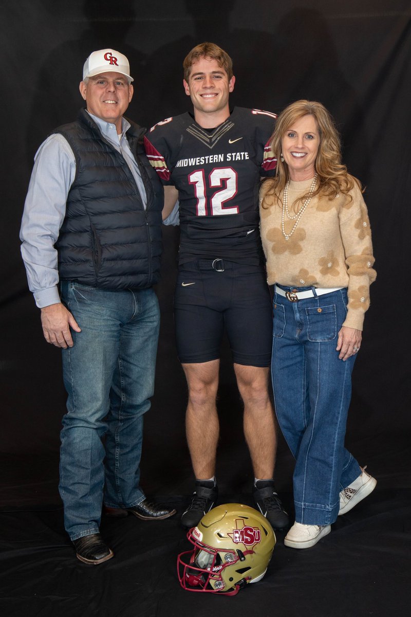 Canyon Evans (@canyonevans_25) on Twitter photo Had an awesome visit at <a href="/MSUTexasFB/">Midwestern State Football</a> !
Thank you for the opportunity <a href="/CoachKirkBryant/">Kirk Bryant</a> <a href="/MustangsDC/">Rich Renner</a> ! Had an awesome visit at <a href="/MSUTexasFB/">Midwestern State Football</a> !
Thank you for the opportunity <a href="/CoachKirkBryant/">Kirk Bryant</a> <a href="/MustangsDC/">Rich Renner</a> !
