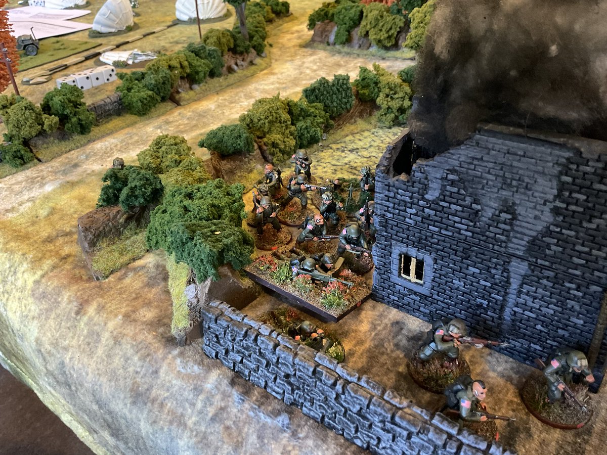 Oldwargamer's tweet image. The Screaming Eagles advance through the town.
#ChainofCommand #WWII @AnneElizabethW5