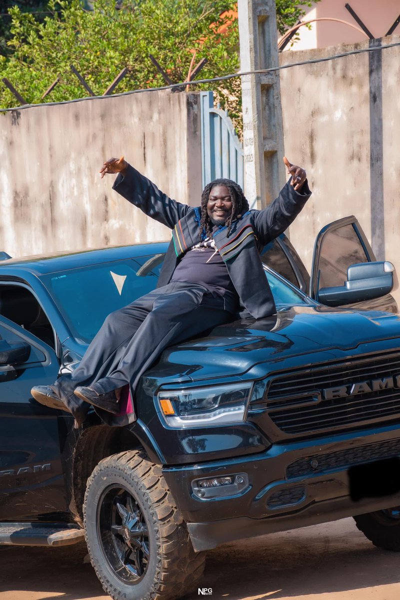 ABDELDJALIL224's tweet image. Les cadeaux du richissime guinéen Mamady Doumbouya.

La Guinée 🇬🇳 bouge.