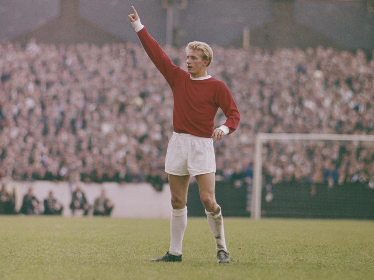 vintageredss's tweet photo. Forever the King of the Stretford End. https://t.co/rd534yCnwf