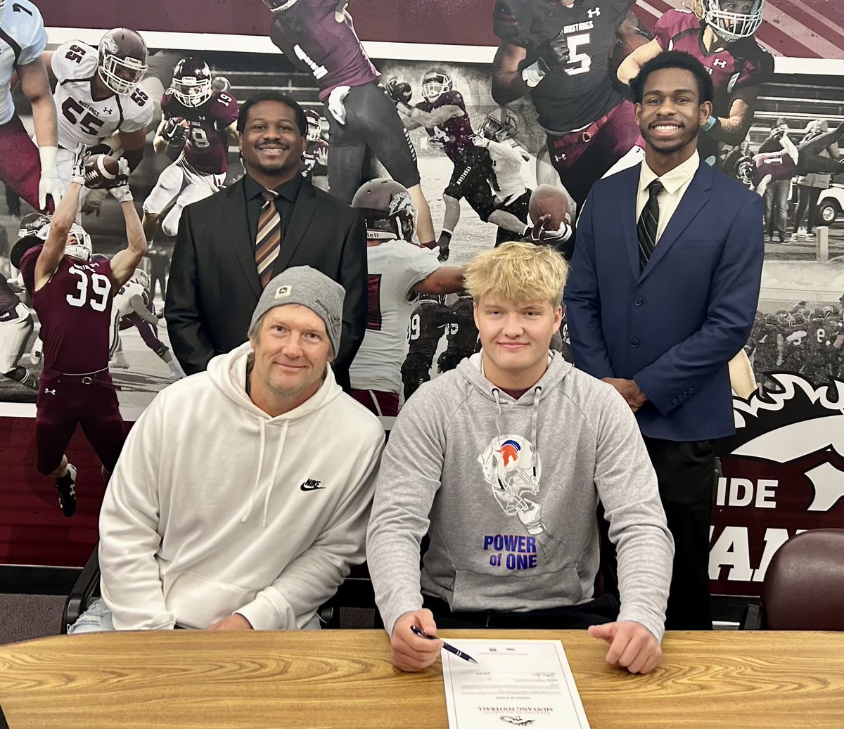 Congrats <a href="/GavinVander52/">Gavin VanderSchaaf</a> on signing with Morningside. Proud of you!