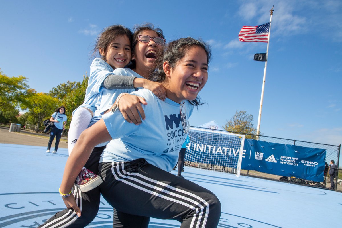 ussoccerfndn's tweet image. This #InternationalMentoringDay, we want to hear from you! Share your favorite story about a mentor or a mentee who inspires you. Let’s celebrate the power of mentorship together. Drop your stories below ⬇️ #MentoringMonth