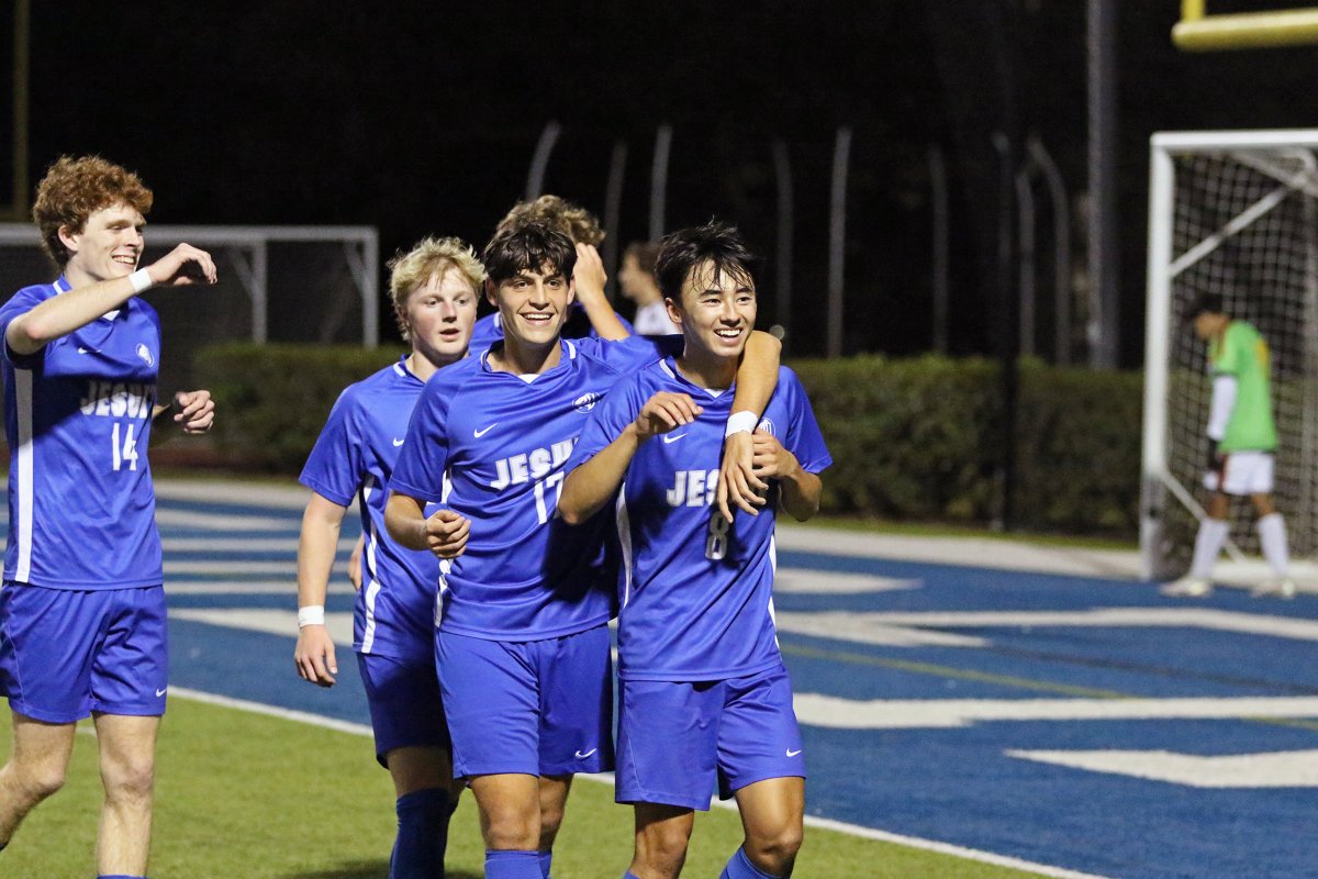 JesuitTampaFL's tweet photo. Jesuit soccer celebrated a festive Senior Night on Thursday with a 7-1 victory over Brooks DeBartolo. The Tigers, who improved to 13-2-1, tallied goals from seniors Keegan Clamp (who had a hat trick), Evan Yockey, Matthew Jones, and Ace Perez, and junior Lukas Ruiz, and two assists from senior Patrick Wiley.

The Tigers close out the regular season Saturday vs. SLAM Tampa at 7:30pm at Corral Memorial Stadium, and then begin the District playoffs on Jan. 27. The Tigers are ranked No. 4 among all schools in Florida and No. 3 in Class 5A.

#AMDG #JesuitSoccer