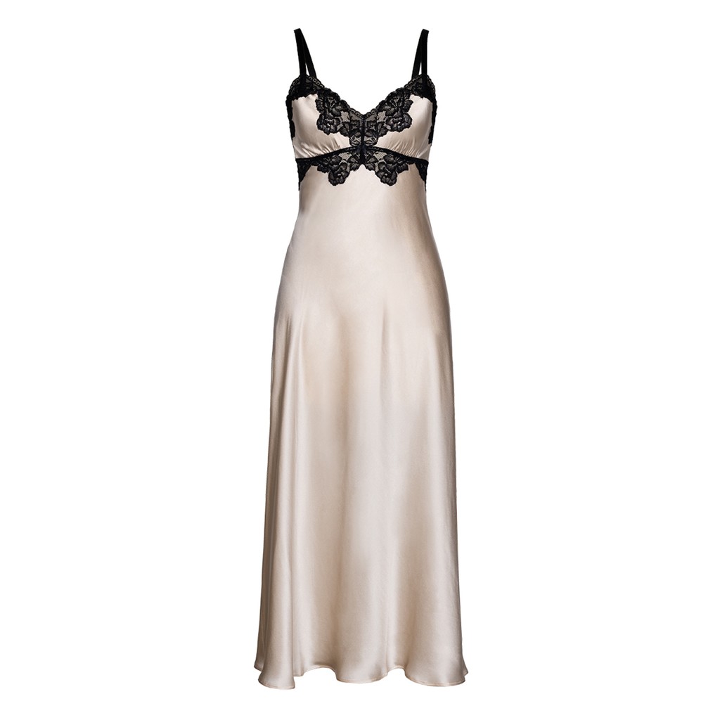 POWER &amp; POISE | Every stitch is designed to enhance your natural beauty. Feel confident, feel empowered, feel you.

Shop now: bit.ly/3yb7uKR
⁠
#nkimode #beyondthesheets #vancouver #designedincanada #selflove #timelessdesign #ownyourglow #selfcare