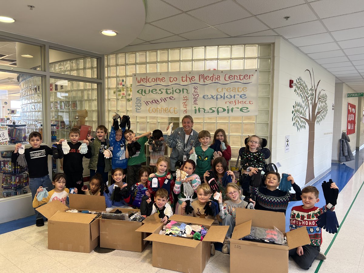 Palos West recently donated 1,035 pairs of mittens and gloves to Joliet School District 86 as part of their annual mitten drive which is now in its 34th year! Great job Palos West! patch.com/illinois/palos… <a href="/JolietSD86/">Joliet Schools 86</a>