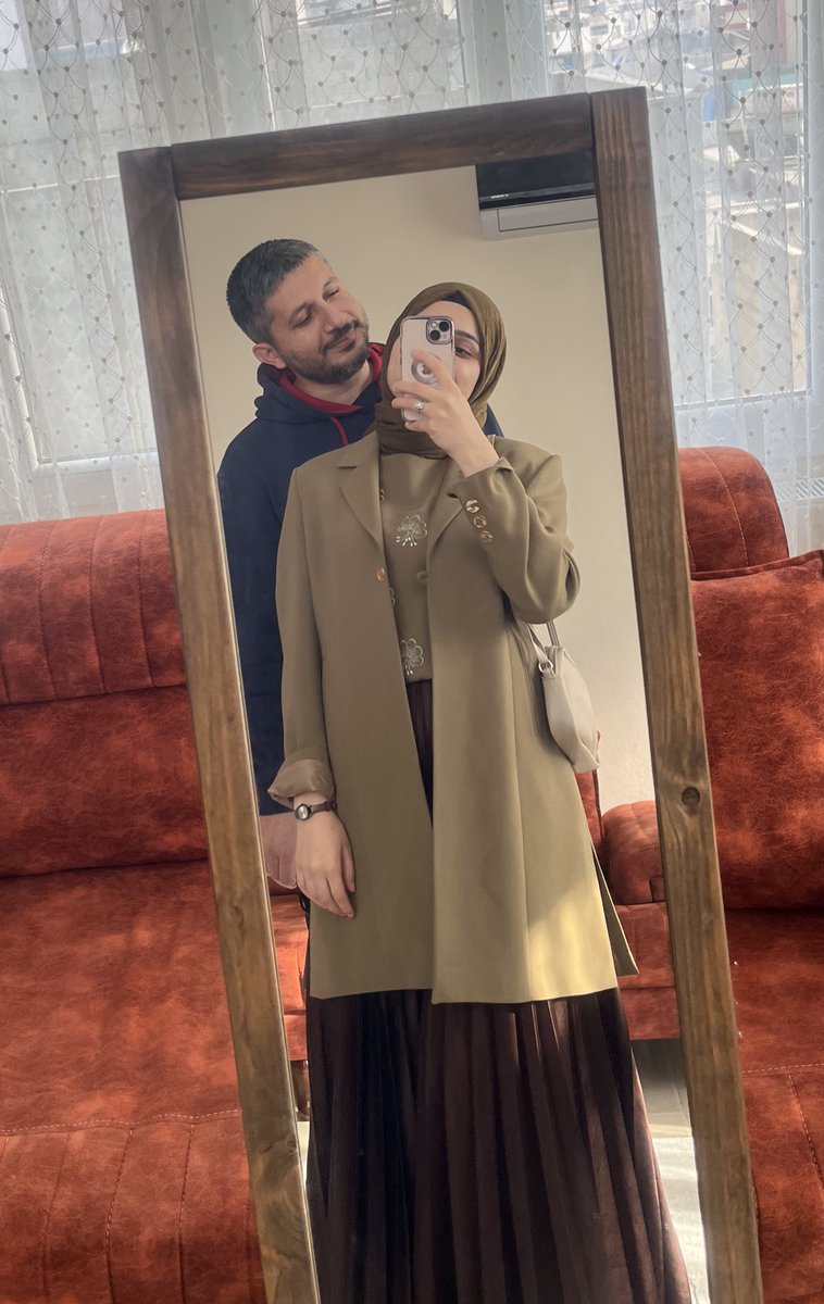 seni gördüğüm gün, çiçekler açmıştı kurumuş kalp topraklarımda. ❤️🌸