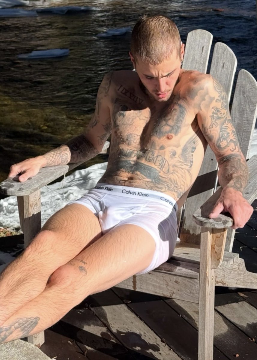 Justin (@voidsbiebs) on Twitter photo 