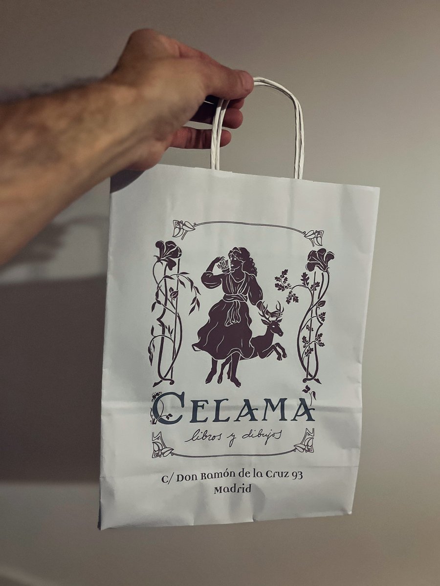 franlopezgalan's tweet photo. Toda la suerte del mundo a @AudreyRdP, que hoy ve como su sueño, la @libreriacelama, es ya una realidad. 

Y es preciosa. ¡Visitadla! ✨🦌📚 https://t.co/MSFMnue6VG