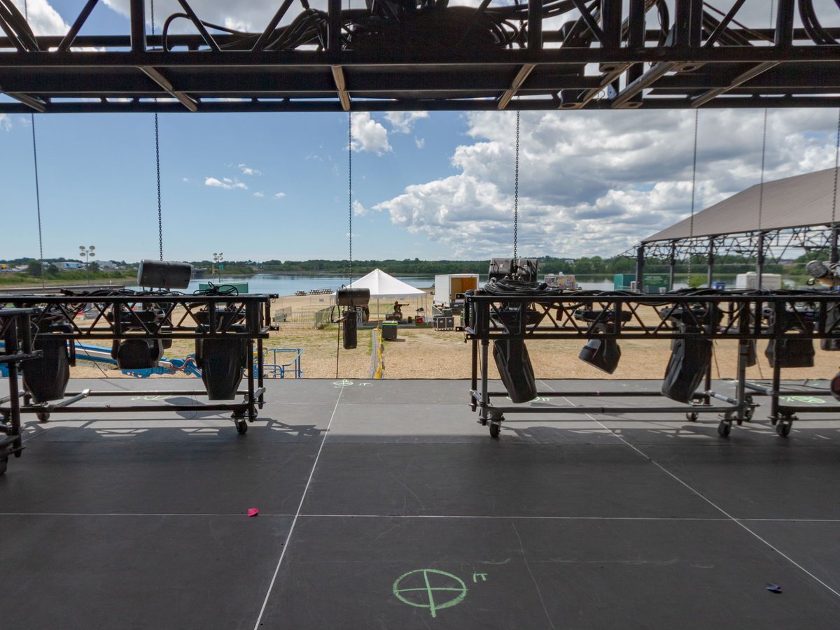 United Staging tweet media