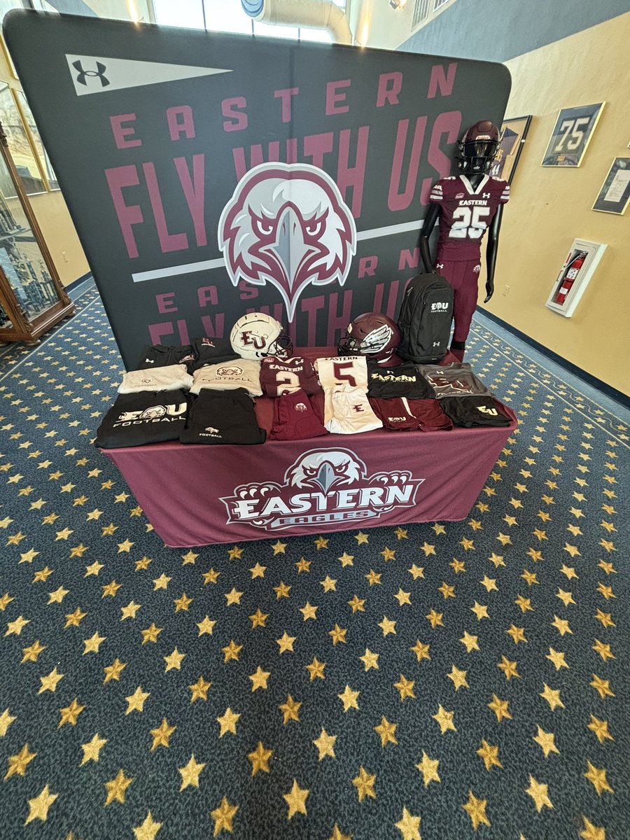 After a great visit with <a href="/Coach_Crock/">Billy Crocker</a> and great conversation with <a href="/CoachNateHinkle/">Nate Hinkle</a> I am thankful to receive my first offer from <a href="/EUEaglesFB/">Eastern University Football</a> !