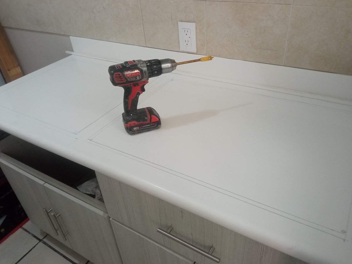 CADESS_'s tweet image. El tamaño no importa?  El área de cocina al límite!!!!