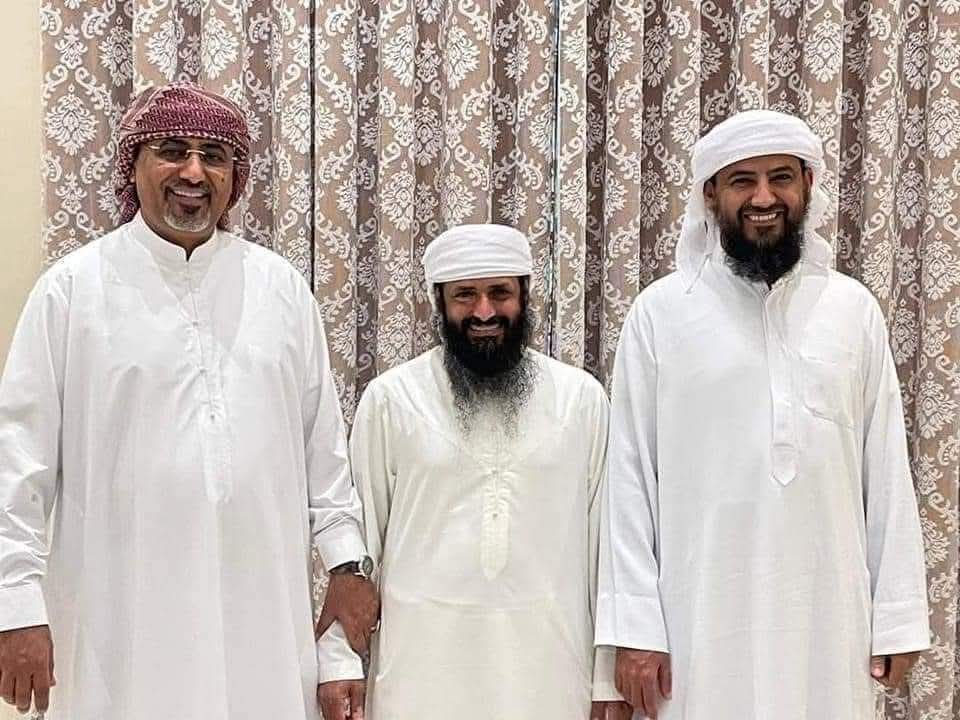 نحن كشعب فوضناكم ونثق بكم فهل يرضيكم أن يتفاوض اصحاب تعز مع الشركات النفطيه العامله بشبوة ورسم الاتفاقيات التي تحكم مستقبل مواردنا