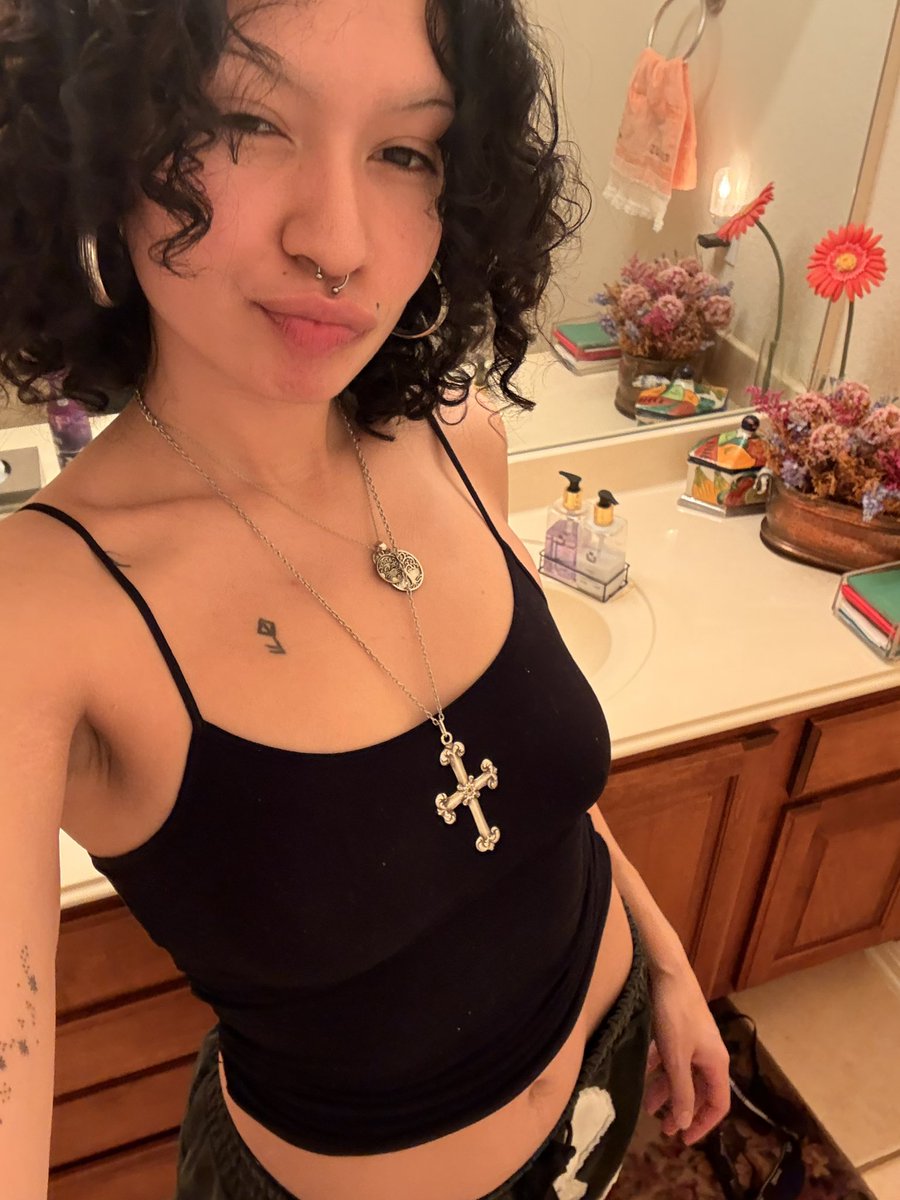 tellurianlenny's tweet image. counter argument. i look very beautiful here. #MixedBreed