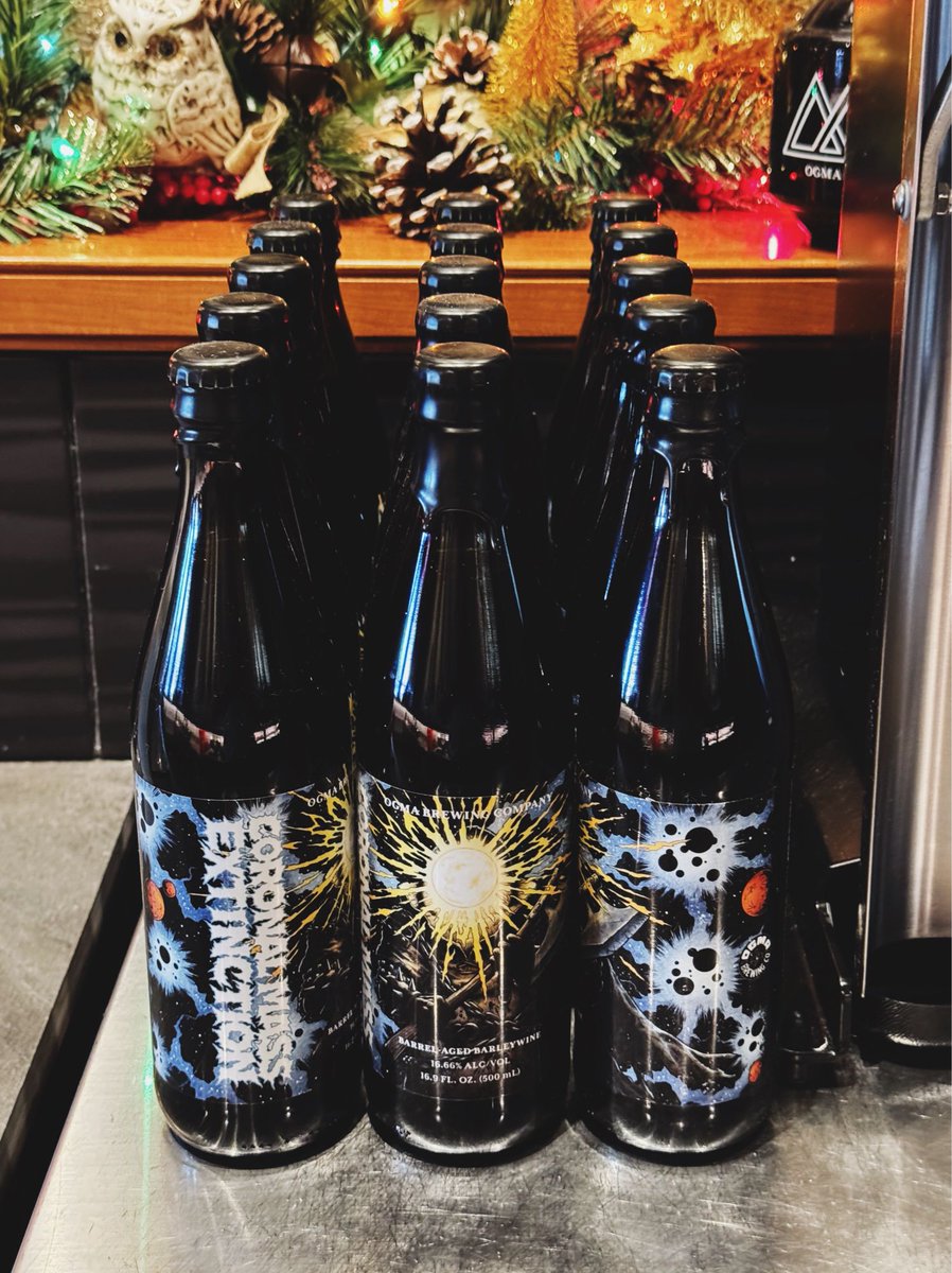 Our weekend special is the Classic Corned Beef Reuben, available now! It pairs perfectly with our French Onion Soup and a pour of Hellion Wølv. Our patio will be heated tonight from 4-8 pm, and we’re open until 10 pm. Big weekend ahead! 🍻🦁💙