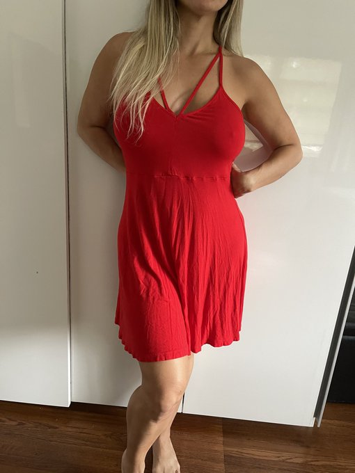 Watch Thesexywifefl's leaked NSFW photo on TwXstars