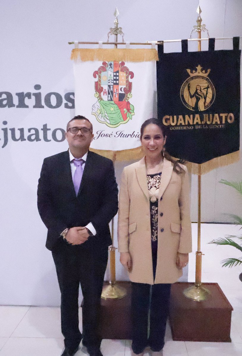LibiaDennise's tweet photo. ¡Arrancamos el día con todo, escuchando las necesidades de nuestros municipios! 
Me dio mucho gusto reunirme con los alcaldes @RubenUriasRuiz, de San Luis de la Paz; Edgar Montes, de San José Iturbide, Rogelio Moya, de Santa Catarina; y José Rivas de Atarjea, escucharlos e intercambiar proyectos, sin duda nos llevará por mejores caminos. ¡Cuenten con el #GobiernoDeLaGente! 🙌🏻