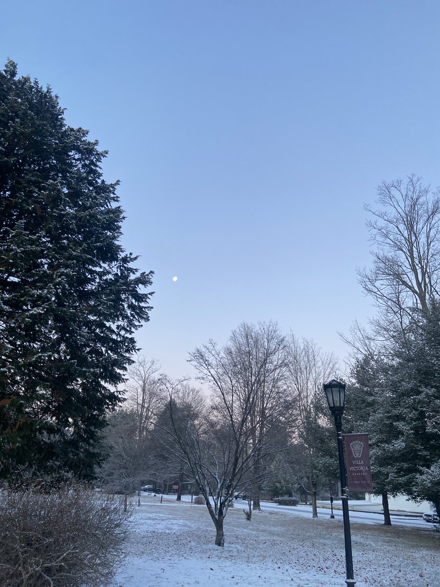 VillaVictoria1's tweet image. ☃️🌨️❄️It was a snowy morning on the VVA campus!  Have a great three day weekend Villa!  School resumes Tuesday. 😀📆 #villavictoriaacademy #villavictoriacampus #njsnow #mercercounty #ewingnj