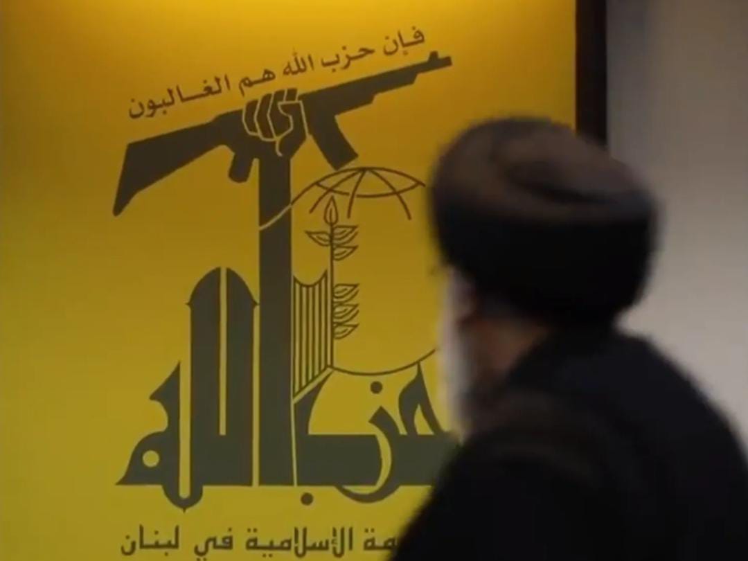 "ولّى زمن الهزائم، جاء نصر الله".

#السيد_حسن_نصرالله 💛