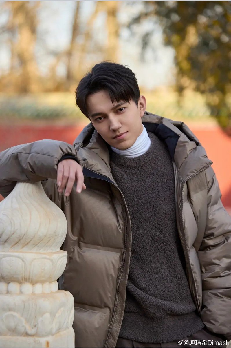 SwanDq72205's tweet photo. @AboutMusicYT El Chico Dorado de Kazajstan @dimash_official  Golden Voice, Golden Boy. https://t.co/rtWH9ptOTM