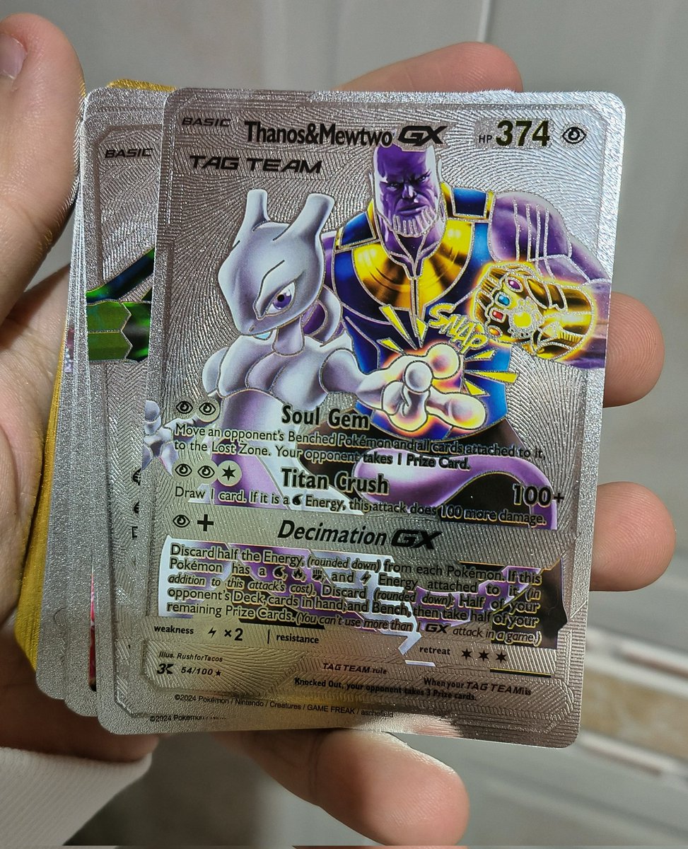 Mi madre ha ido a comprarme un sobre de Pokémon y esta ha sido la primera carta