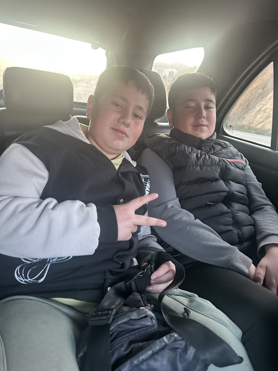 Abi kardeş olayını şu şekil noktalıyorum