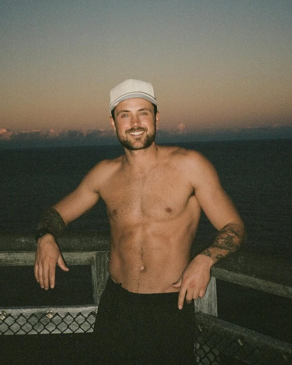 This is a Dylan Efron aka Miss Guided appreciation post. 🎀💅😍 #TheTraitorsUS (📷: Instagram/Getty)