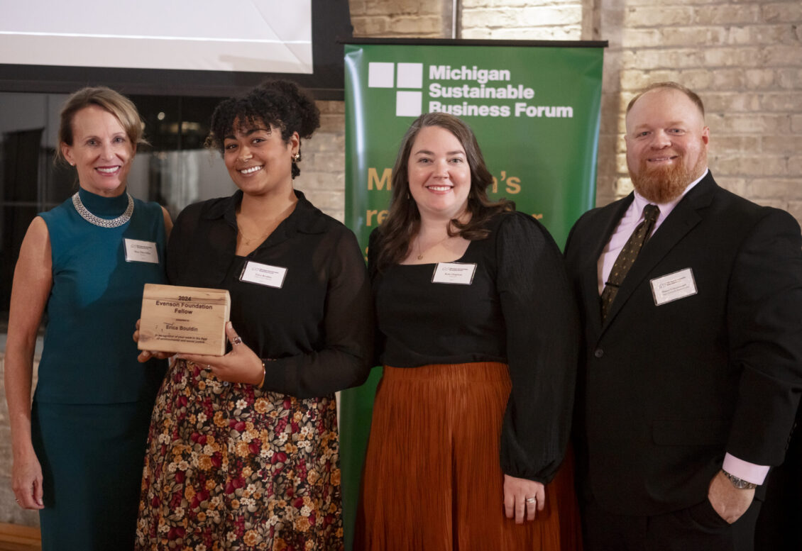 WMSBF's tweet image. #MemberFeature Celebrating the 2024 Evenson Award winners—Erica Bouldin (Urban Core Collective), Greg Mankowski (@curbsidecompost), and Christine Kelly (Allendale Public Schools)—leaders in climate justice, resource recovery &amp;amp; education.

🔗 Read more: tinyurl.com/2024EvensonAwa…