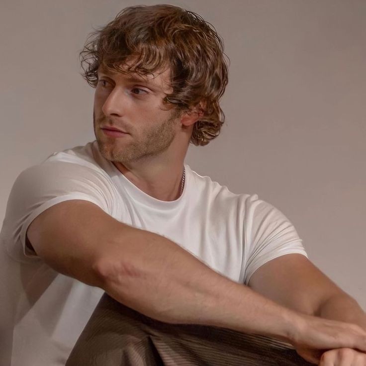 ayşe barım eğer o kadar güçlüysen six of crows çeker başrolüne de cal skogmanı koyarsın