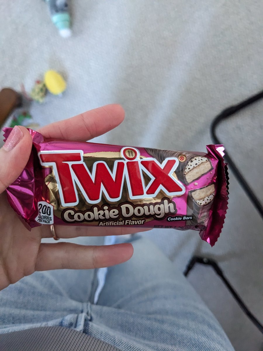 I got my flu shot and it's been stinging for 2 hours (better than the alternative tho) so of course I got a little treat 👌🏻