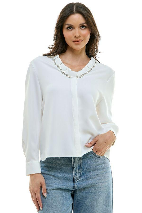 CubicHn's tweet image. 💫 Un outfit perfecto no solo resalta tu belleza, ¡también resalta tu felicidad! Ven y encuentra el look que te haga sonreír. #BrillaConSonrisa #ModaQueInspira