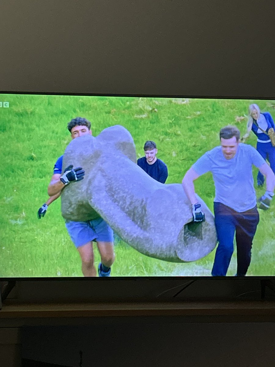 jharm91's tweet image. These #TraitorsUK challenges are getting a bit weird 👀 🍆 @TheTraitorsUK