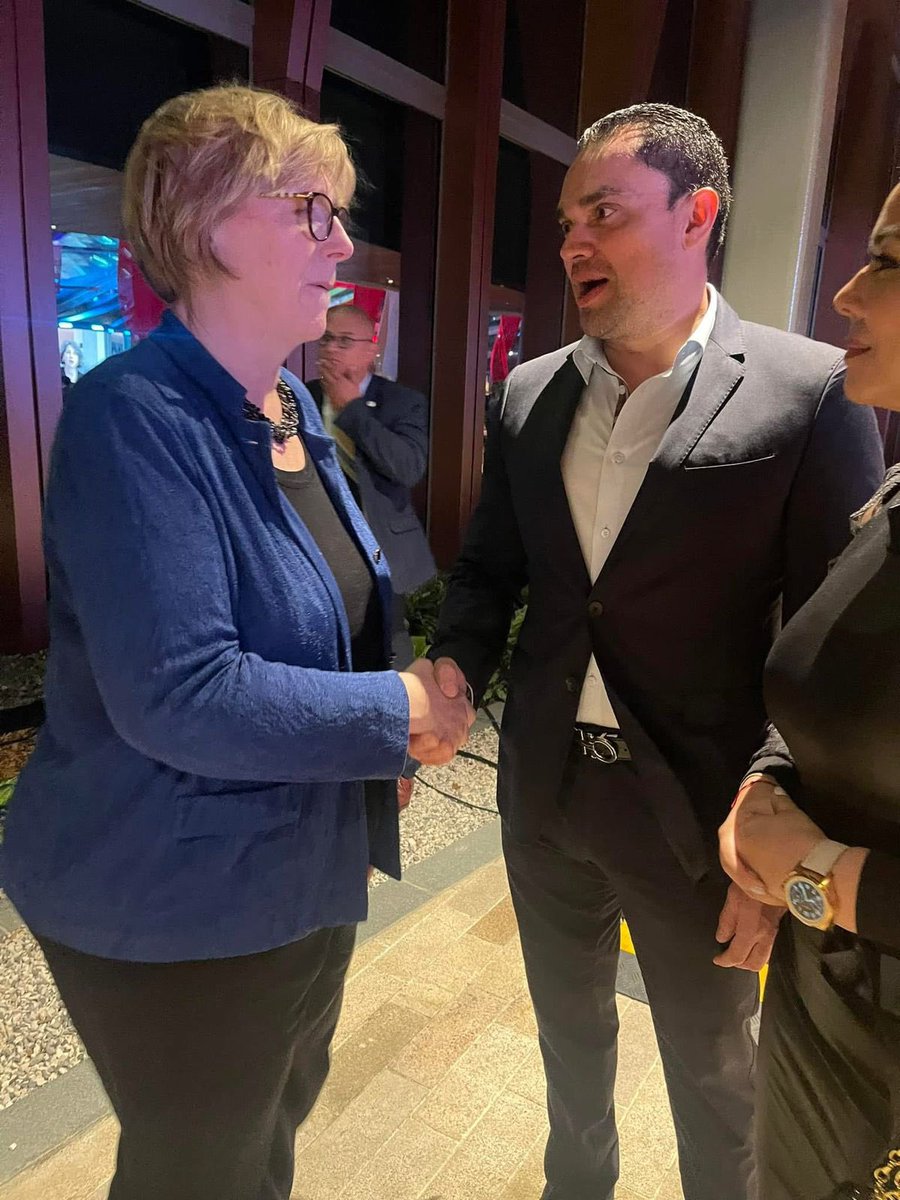 Acompañamos a nuestros amigos y verdaderos aliados EEUU 🇺🇸 en la celebración de sus 249 años de independencia y en la inauguración de su nuevo edificio, felicidades <a href="/USAmbHonduras/">Embajador/a de Estados Unidos ante Honduras</a> .