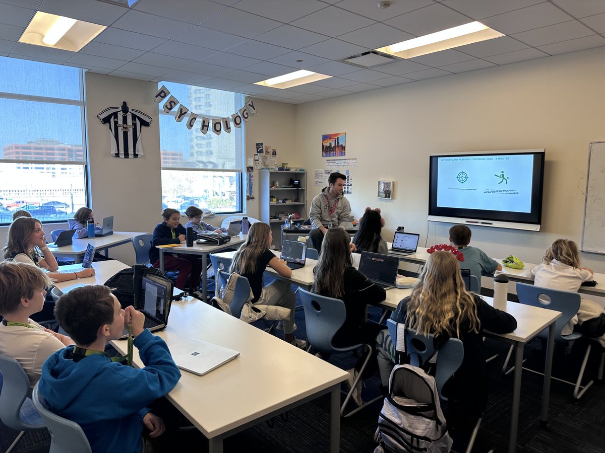 BISCSouthLoop's tweet image. This week, students kicked off new units in PSHE across secondary focusing on topics such as Health, Wellbeing and DEIB (Diversity, Equity, Inclusion, and Belonging).
#CreateYourFuture #Collaborative #BISCSLCommunity #Curious #BulldogStrong #NordAngliaEducation