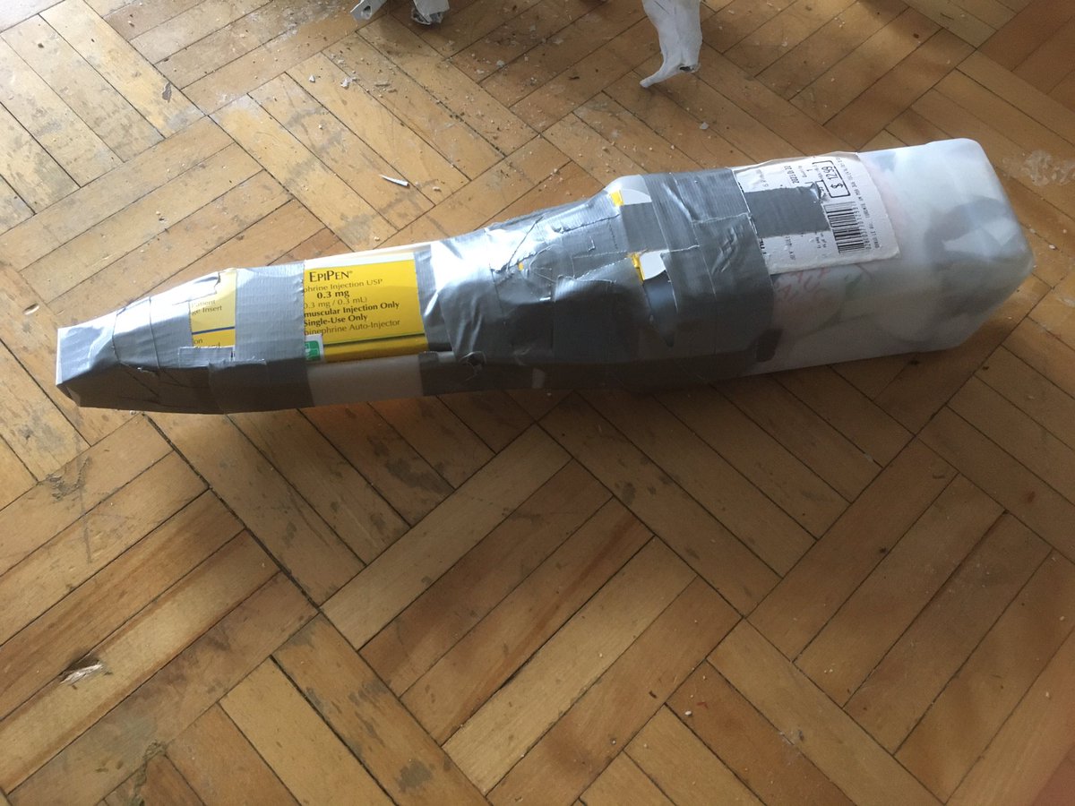 JonJonAnimation's tweet photo. 4 completely different recycling approaches to making X-Wing sculptures. Glowsticks, spraypaint caps, chopsticks, bottle caps, TP rolls, used P100 cartridges, juice bottles, epipen boxes, shower curtain loops, paper maché, hard & soft plastics and much much more! #TrashWars https://t.co/no8GFvnvR4