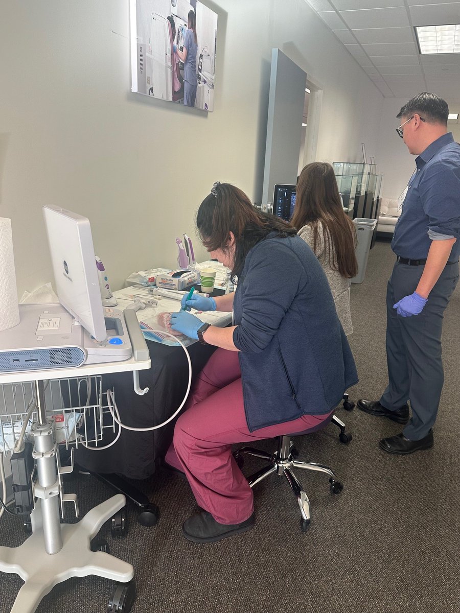 Diving into hands-on learning! Fellows are gaining practical experience with imaging techniques at today’s Breast Fellows University skills course.