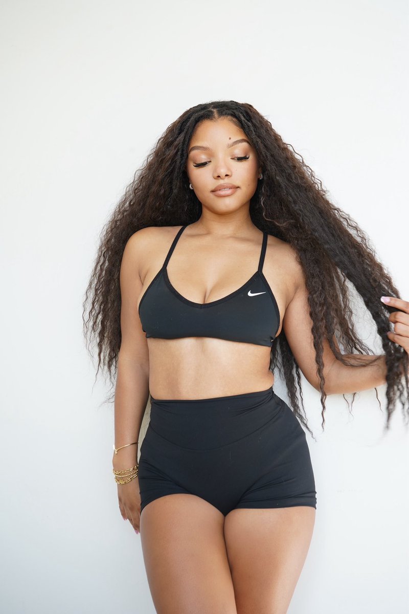 HalleBailey's tweet photo. can only make me stronger 💪🏽 https://t.co/uEjB0PLKOP