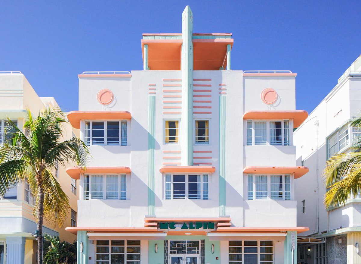 Honor 100 years of Art Deco history in Miami Beach during the 48th annual @artdecoweekend 🌴
The free cultural festival starts tomorrow, Saturday, January 18 through Monday, January 20 along Ocean Drive from 5 to 13 streets.