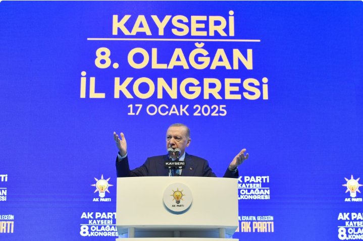 All terrorist groups in #Syria to be eliminated 'peacefully or by force.

President Recep Tayyip Erdoğan reiterated Türkiye's determination to eliminate terrorist groups, which he said would be either "peacefully or by force."
