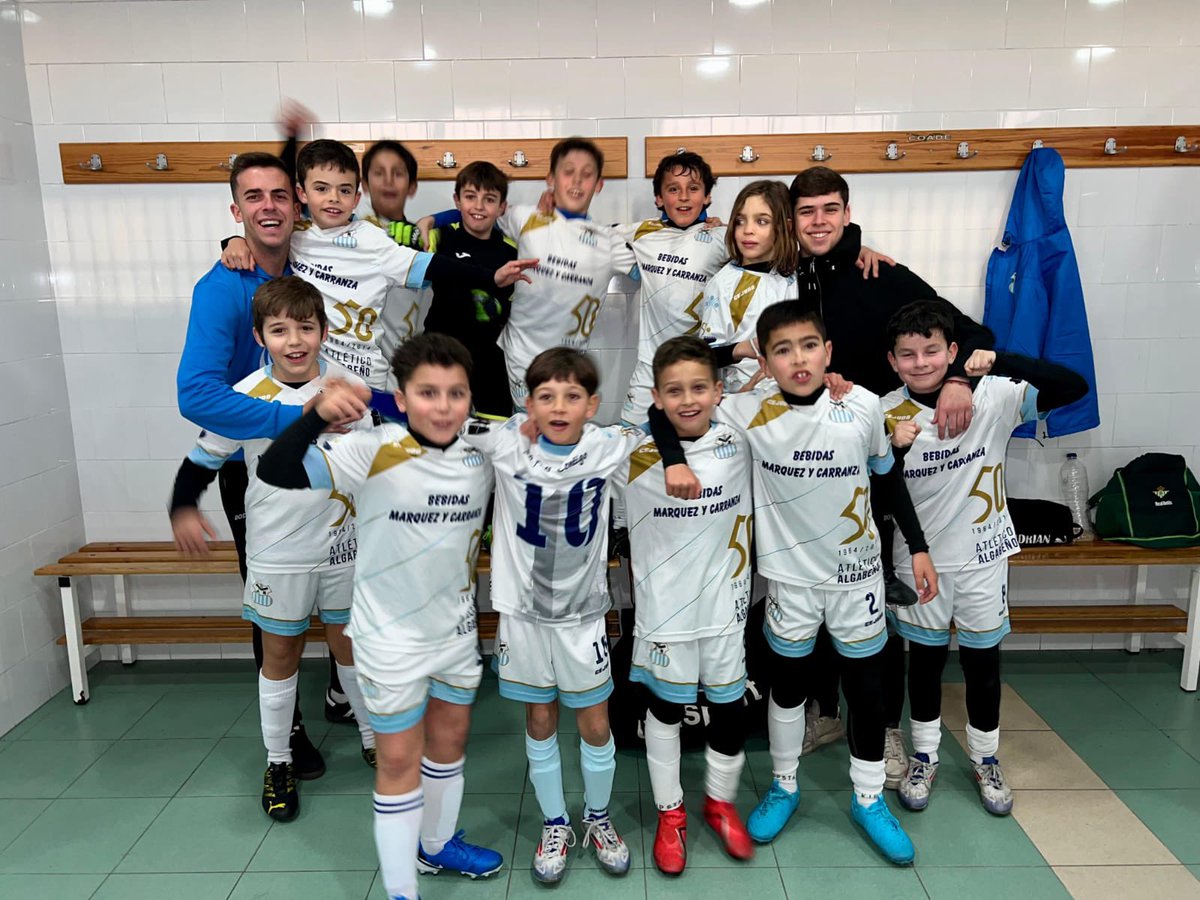 El Benjamín de 3ª A de Telu ganó 3-5 contra la Campana Balompié, qué temporada de los niños 💪🩵‼️