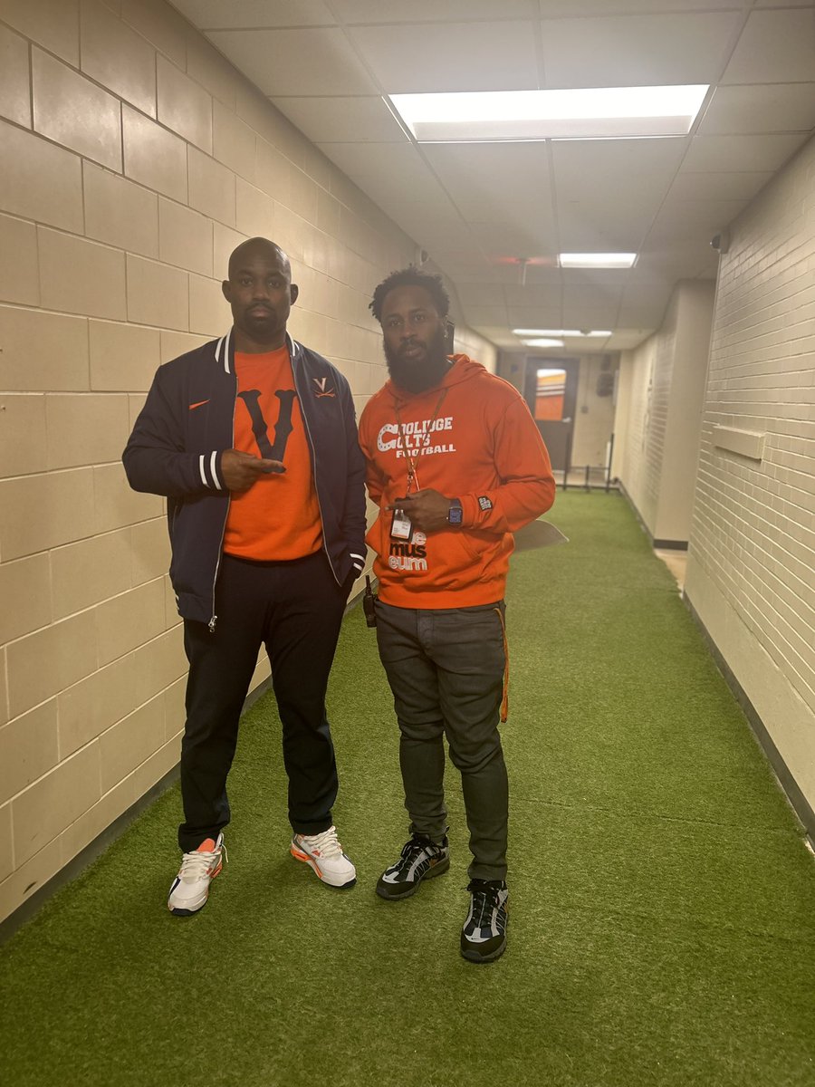 We appreciate Coach Curome Cox of the University of Virginia for stopping by to see what we are building at Coolidge!  <a href="/UVAFootball/">Virginia Football</a>  #championshipon6 #5thstreet #houseofchampions  🐎 <a href="/CoachCCox/">Curome Cox</a> <a href="/CoachKw5w/">Kevin Nesbitt Jr</a>