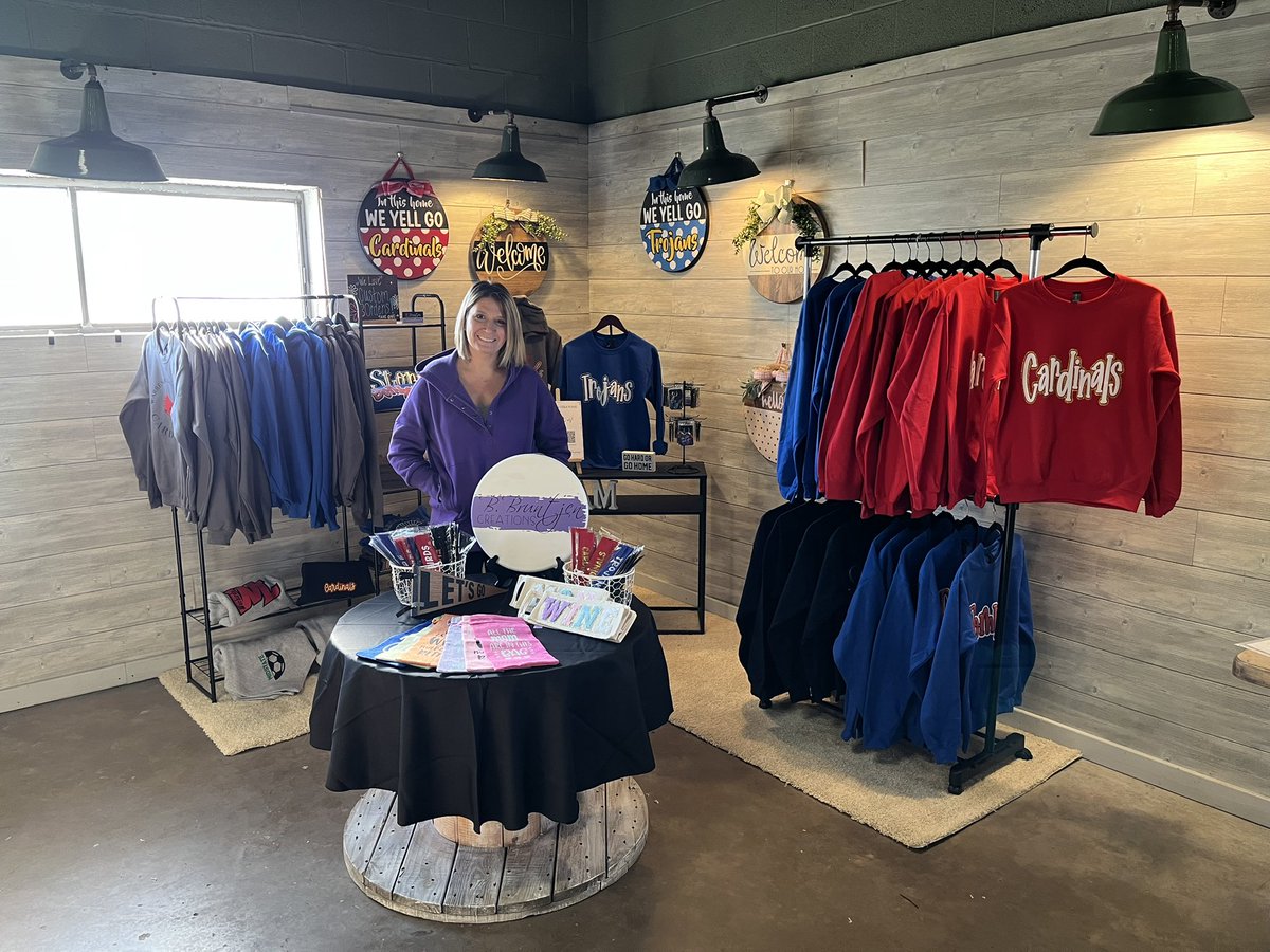 Beth has expanded her business to the showroom floor at the Perfect Pair in Warrensburg IL. Proud of her pushing herself!

theperfectpairvendormarket.com

instagram.com/bbruntjencreat…