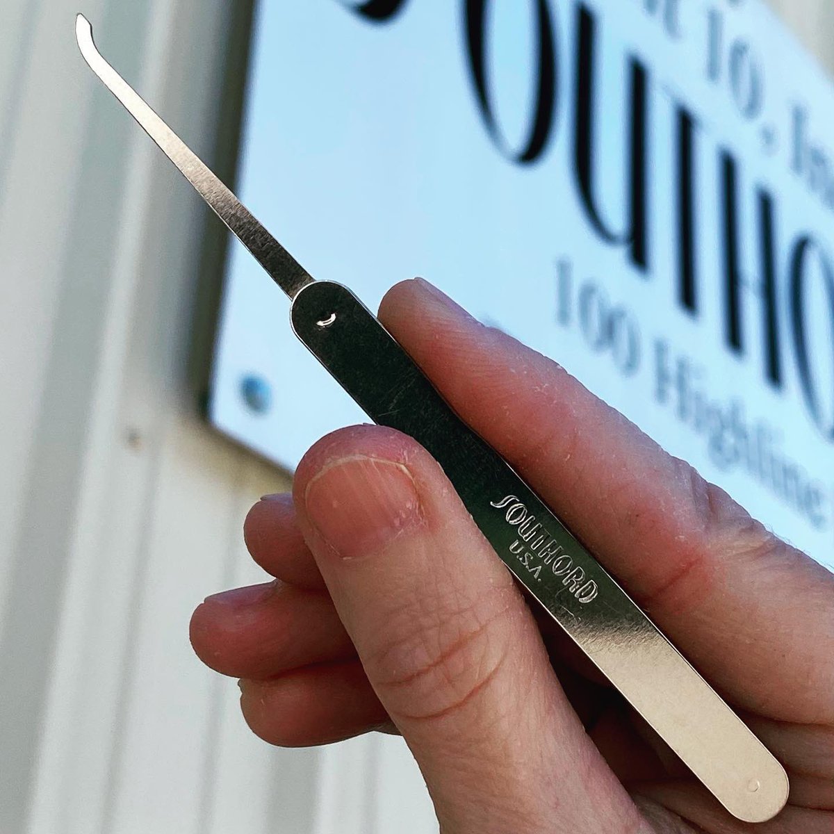 SouthOrdPicks's tweet photo. ✨ Happy Friday, y’all! Hope you have a fantastic weekend! ✨ #southord #locksmithtools #lockpick #lockpicking #lockpickingtools #locksmiths #locksport #everydaycarry #tgif https://t.co/NaGJNvG6or