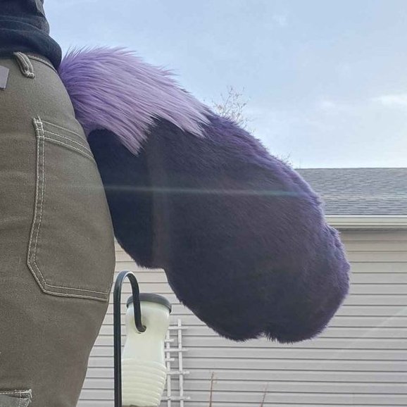 lundepuffinz's tweet photo. #fursuit paws and tail i made :3 https://t.co/SNQ2HhCxrA