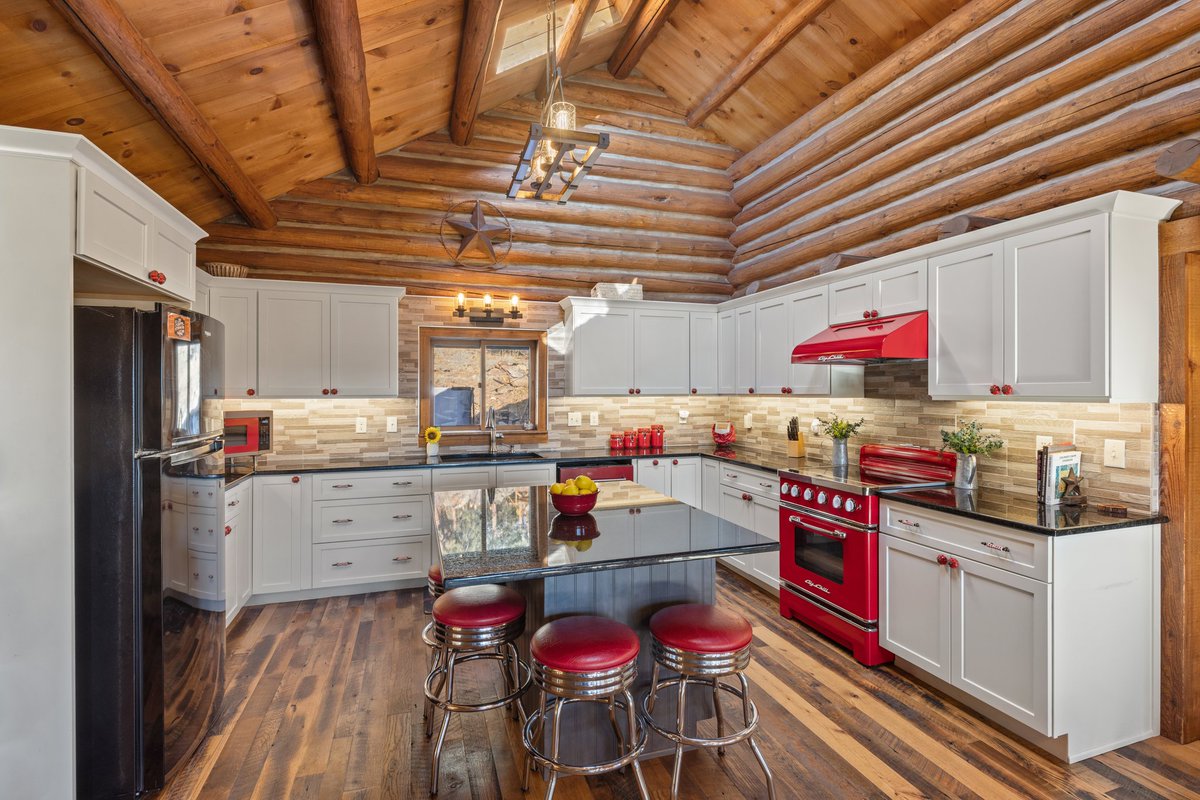 GroupFowler's tweet photo. Coming Soon!
🌲 Log Cabin, 1.3 acres
🌄 Breathtaking views + backs to national forest
🔥 Cozy fireplaces, vaulted ceilings, &amp; trendy kitchen
🛁 Hot tub, Trex decking, &amp; paid-off solar
📍 30 mins to Lyons &amp; Estes Park, 45 mins to Eldora!

https://t.co/iJaMpKwisH

#ComingSoon https://t.co/EsDFBpP1gz