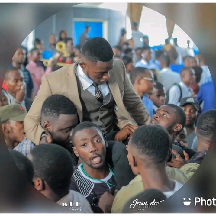 BitufuilaJ's tweet photo. En commémoration de l'amour de Lumumba, trouvez le courage et l'esprit héroïque pour bâtir notre pays dans toute sa grandeur.
« La lutte que nous menons est une lutte pour la dignité humaine, pour la liberté et pour la justice. »: P.E. LUMUMBA
#Ambassadeur_Itinérant_du_Peuple 🇨🇩 https://t.co/4IFmmTisfw